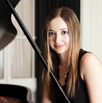 Yelena Grinberg, piano
