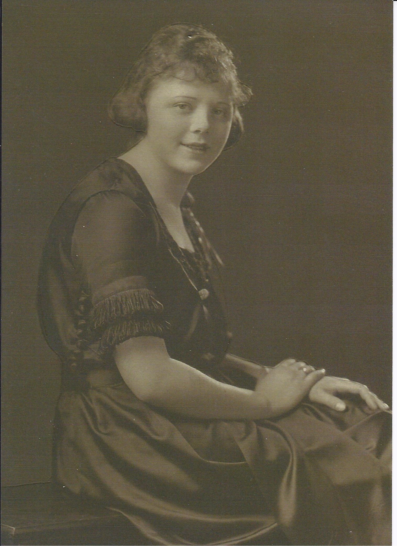 Lillian Byer circa 1918