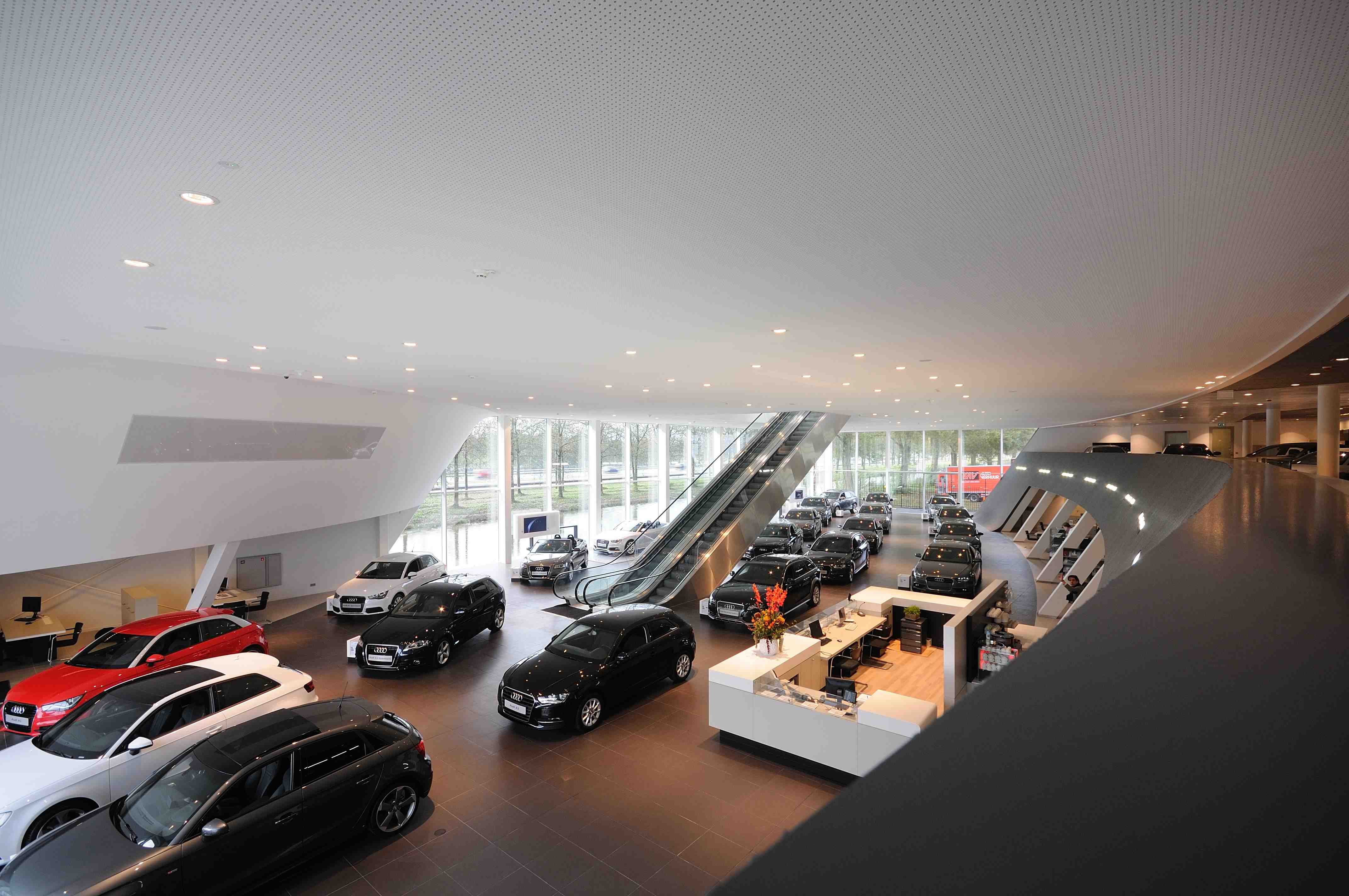 MeerBusiness Kerstborrel op 21 december 2012 in Audi Centrum Amsterdam MeerBusiness Kerstborrel op 21 december 2012 in Audi Centrum Amsterdam