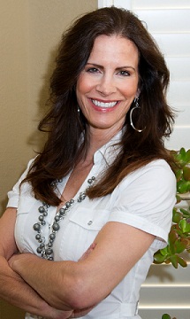 Lauren E Miller headshot
